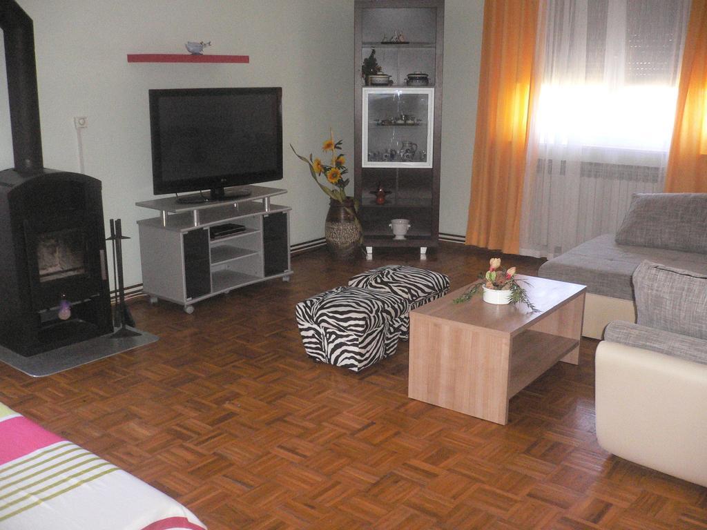 Apartament Ceki *